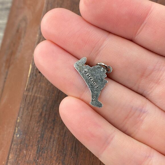 Vintage 925 Sterling Silver "Martha's Vineyard" State Map Pendant Bracelet Charm - Picture 2 of 3